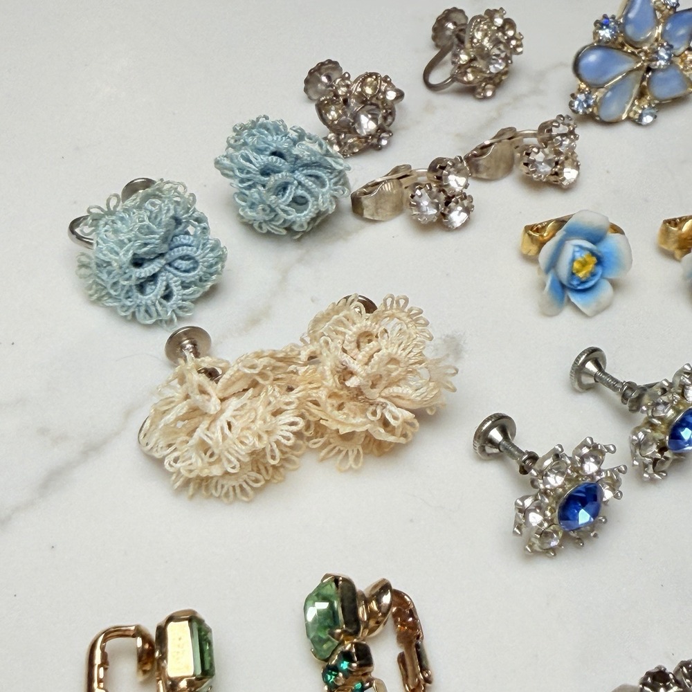 31 Pairs Vintage Clip On Earring Retro Colorful 60s 70s 80s Granny Whimsical - Picture 13 of 16